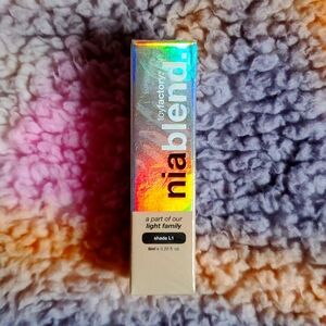 Toyfactory Nia Blend Serum Concealer in Shade L1